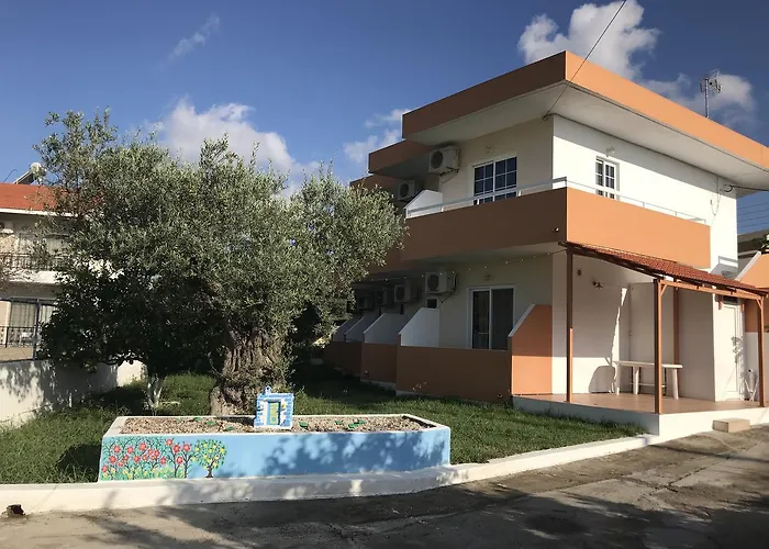 Yannis Apartments